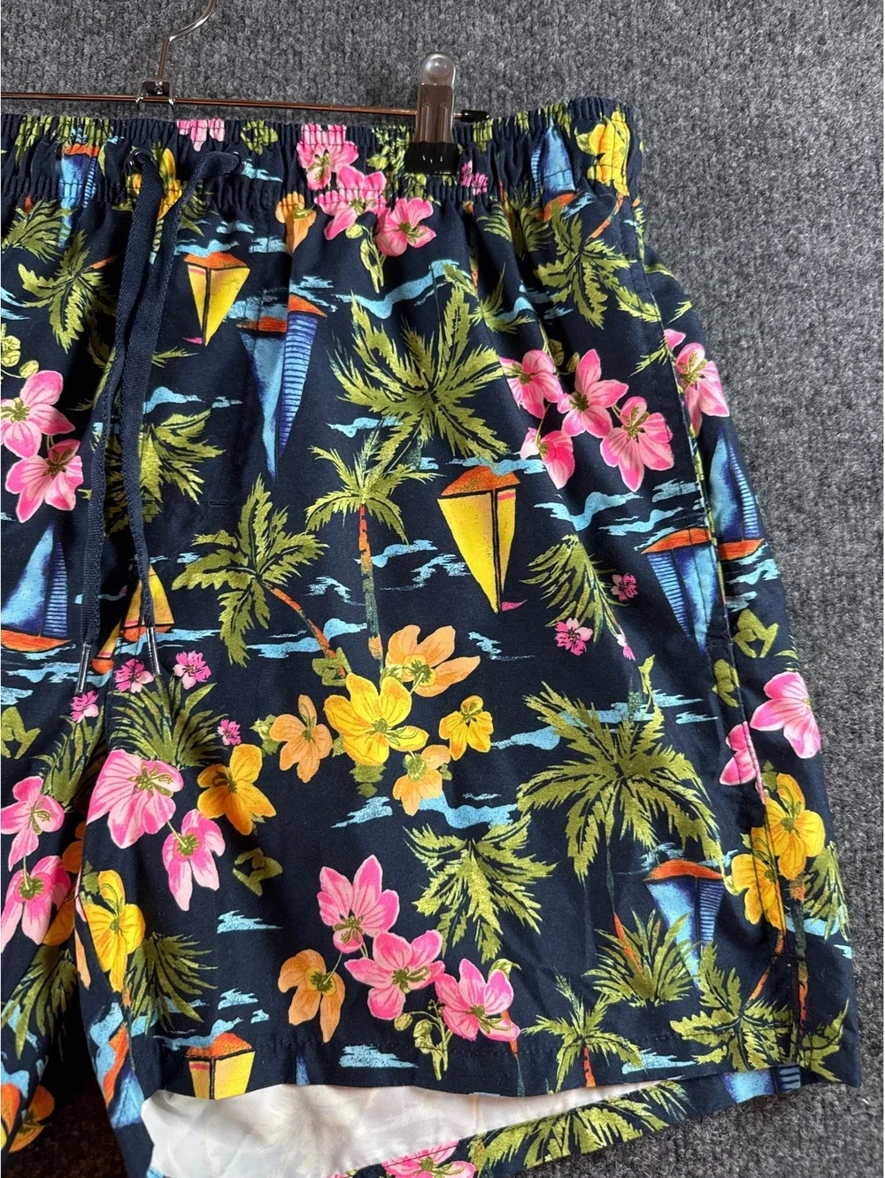 Old Navy Men’s Medium Black Tropical Floral Swim Trunks Board Shorts